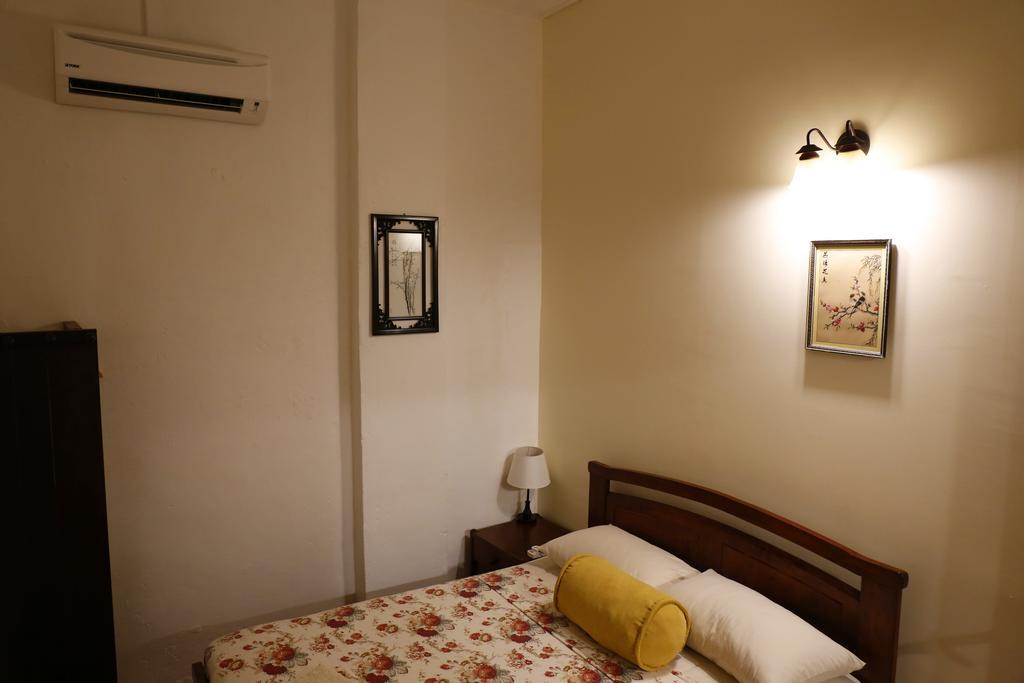 Sojourn Beds & Cafe Hotel Taiping Room photo